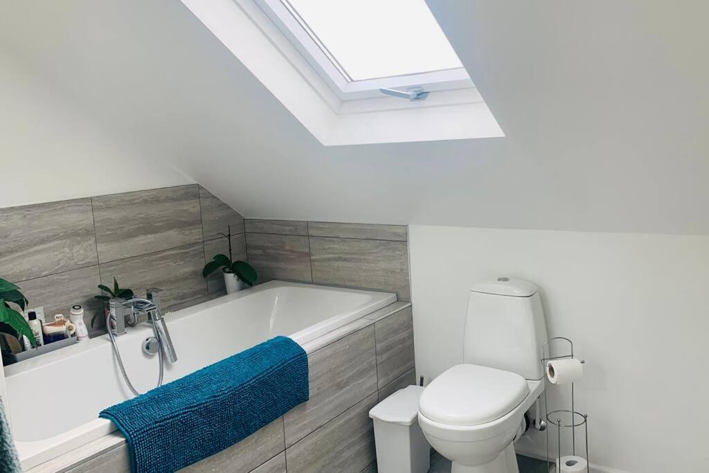 Love Lancing By The Sea With Optional Large Hot Tub Sleeps Up To 8 & Free Parking Exterior foto
